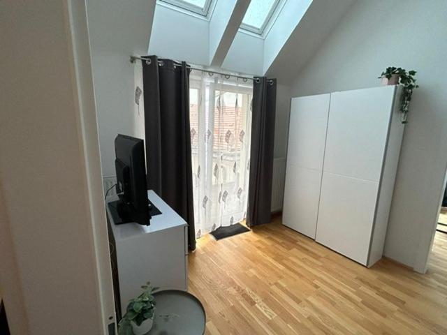 Paky Appartements 00323 Bruck an der Leitha Exteriör bild